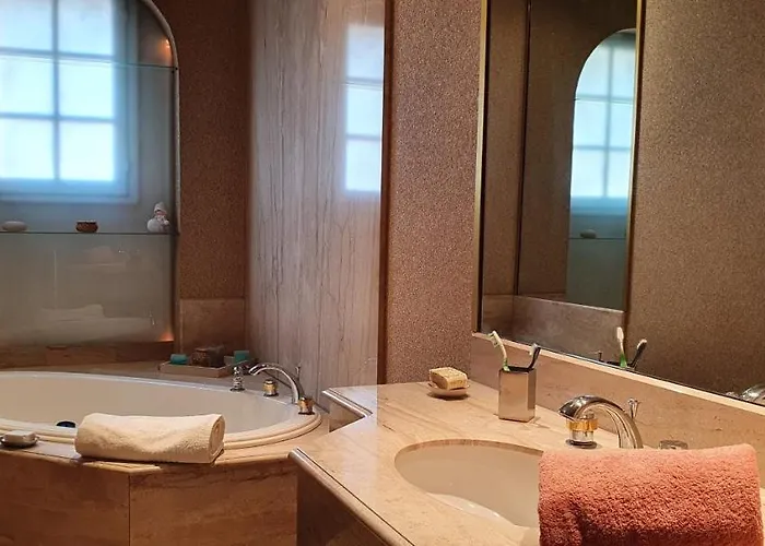 La Casa De Margarita Y Sisco, Avec Piscine * Каркассон